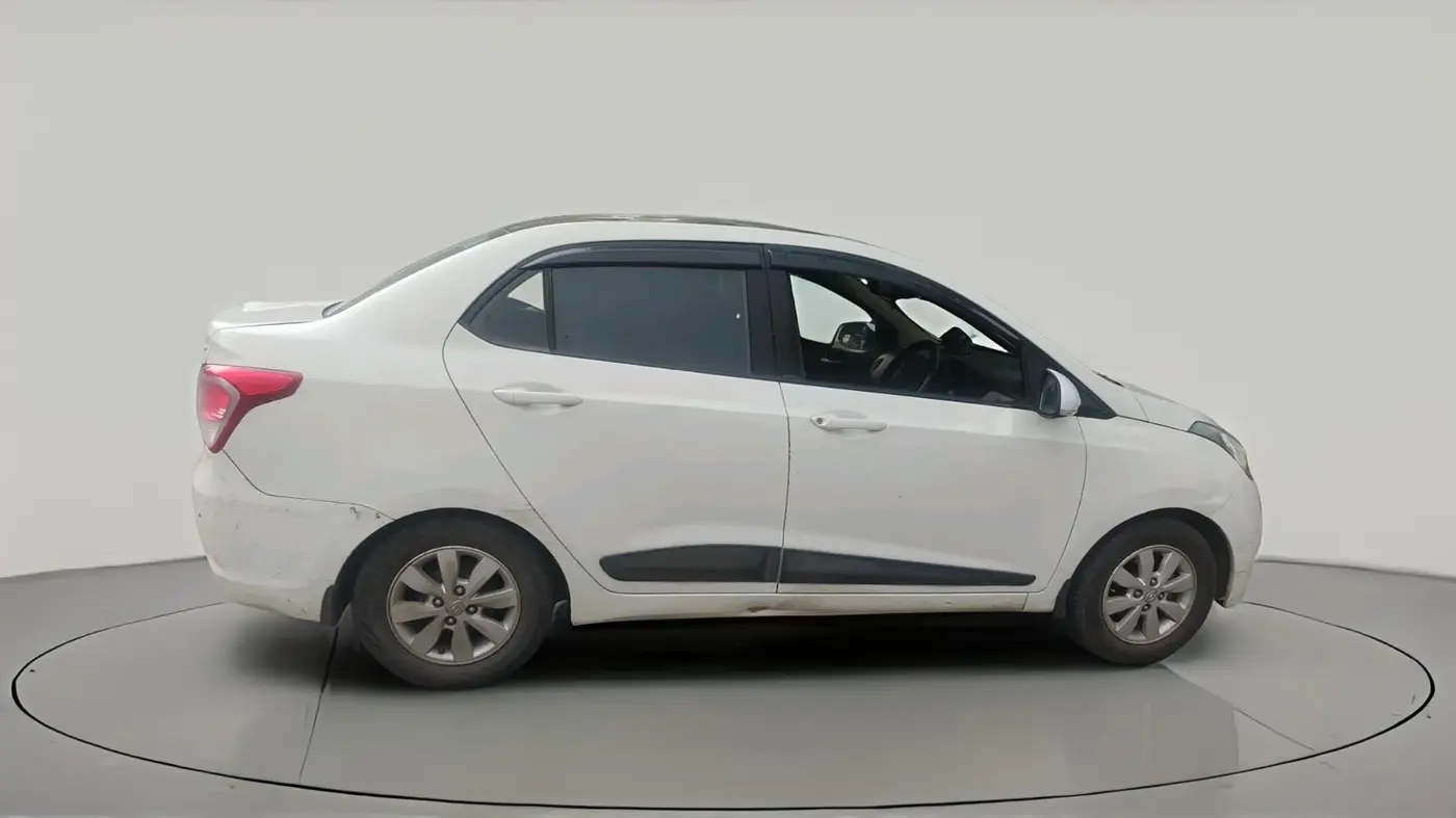 2016 Hyundai Xcent SX 1.2, CNG, Manual, 1,18,938 km, exterior