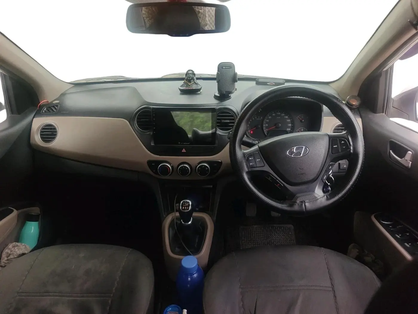 2016 Hyundai Xcent SX 1.2, CNG, Manual, 1,18,938 km, interior