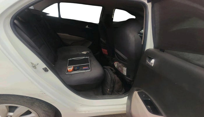2016 Hyundai Xcent SX 1.2, CNG, Manual, 1,18,938 km, interior