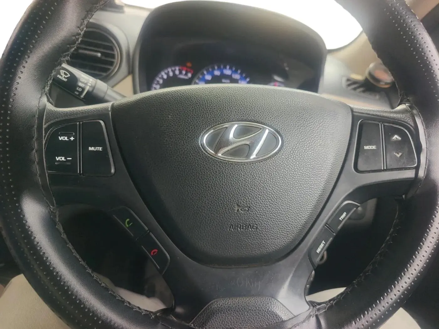 2016 Hyundai Xcent SX 1.2, CNG, Manual, 1,18,938 km, interior