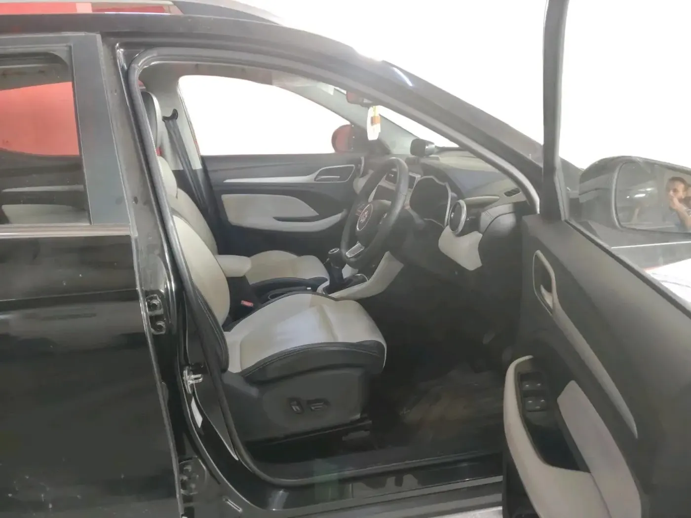 2024 MG ASTOR  Sharp Pro 1.5 MT (Ivory), Petrol, Manual, 22,000 km, interior