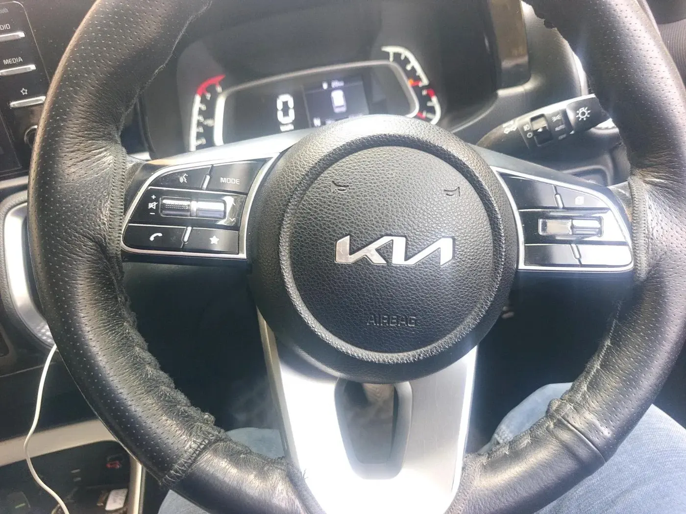 2022 KIA SONET HTK PLUS 1.0 IMT, Petrol, Manual, 62,195 km, interior