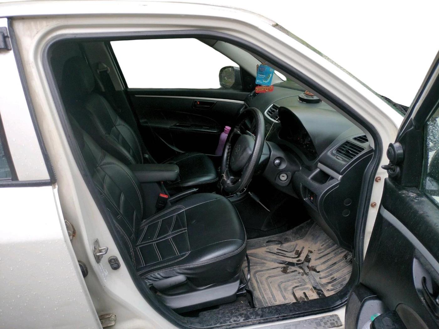 2017 Maruti Swift LXI, Petrol, Manual, 1,07,960 km, interior