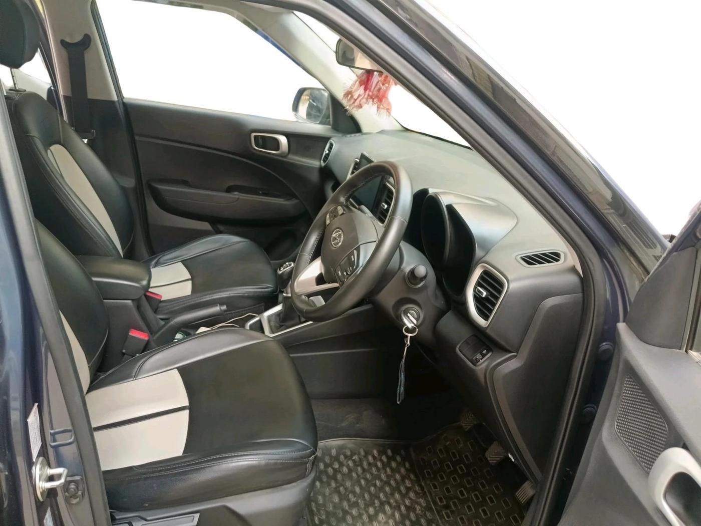 2020 Hyundai VENUE SX 1.0 TURBO, Petrol, Manual, 52,903 km, interior