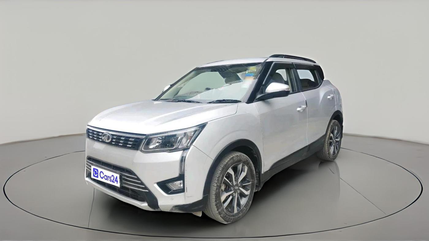 2020 Mahindra XUV300 W8 (O) 1.2 PETROL, Petrol, Manual, 47,256 km, exterior