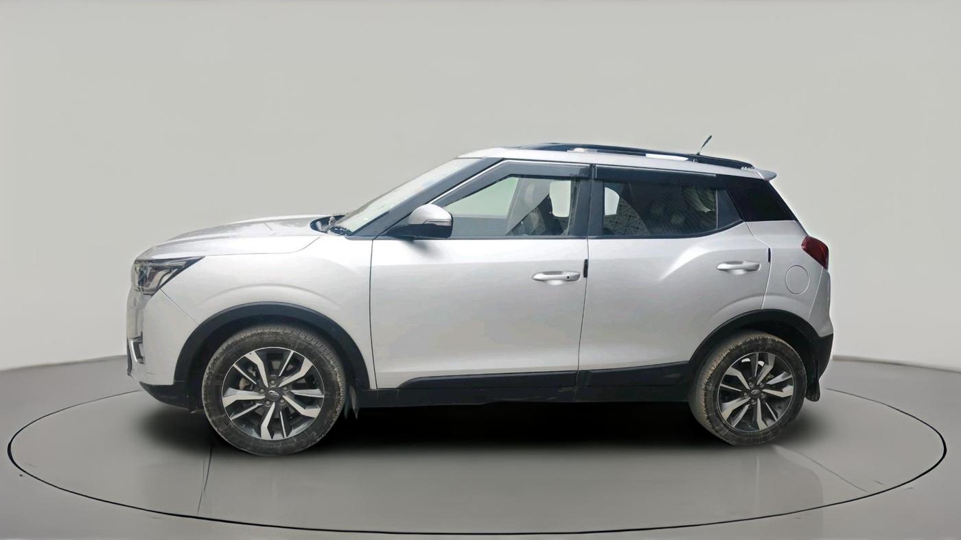 2020 Mahindra XUV300 W8 (O) 1.2 PETROL, Petrol, Manual, 47,256 km, exterior