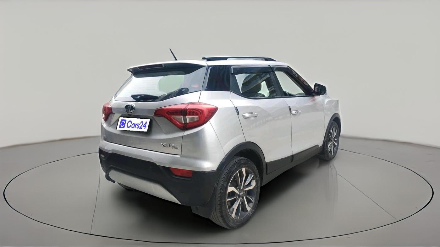 2020 Mahindra XUV300 W8 (O) 1.2 PETROL, Petrol, Manual, 47,256 km, exterior