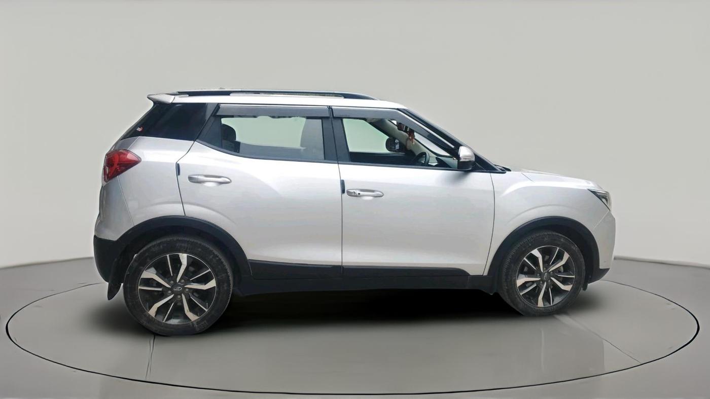 2020 Mahindra XUV300 W8 (O) 1.2 PETROL, Petrol, Manual, 47,256 km, exterior