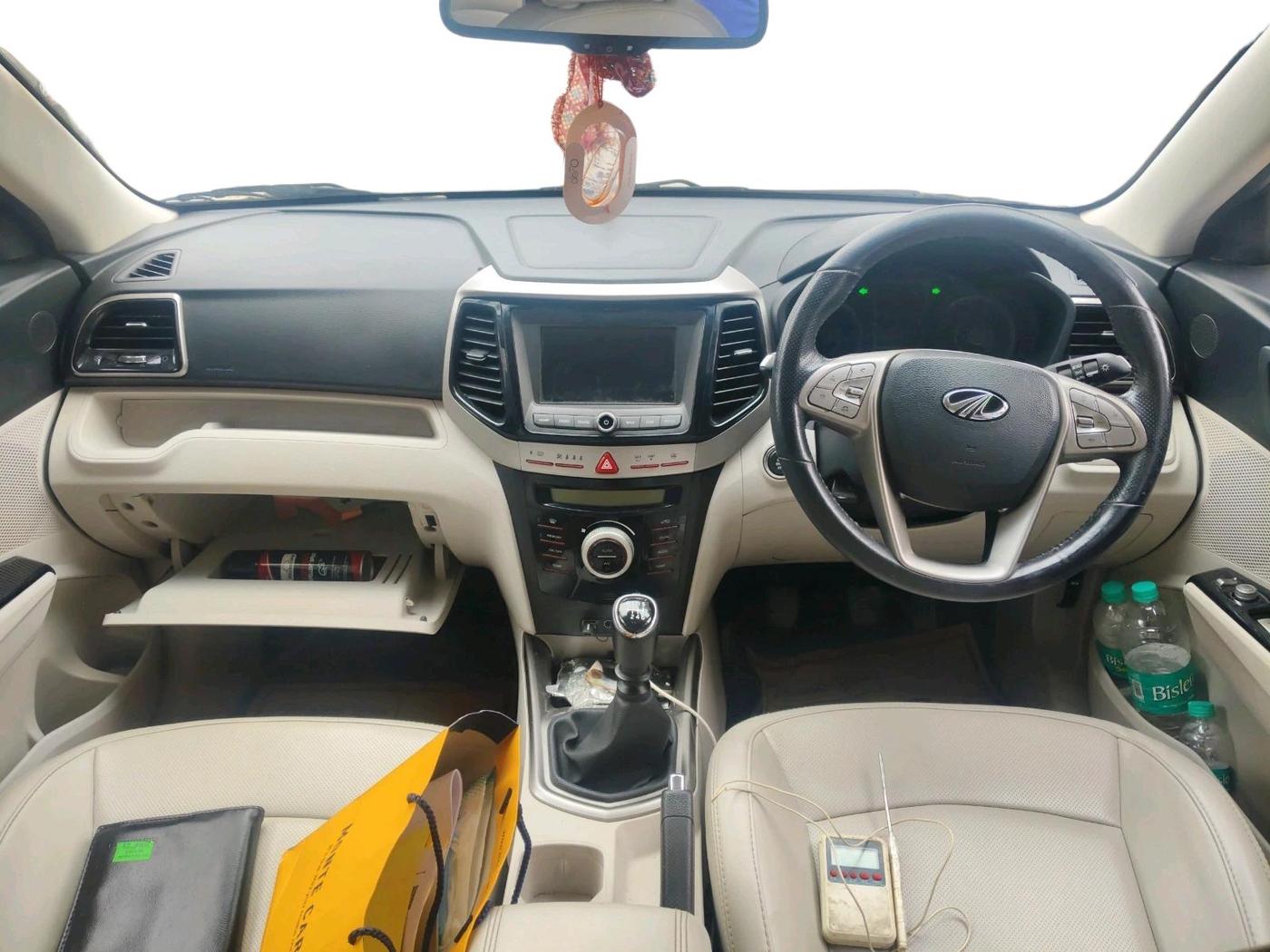 2020 Mahindra XUV300 W8 (O) 1.2 PETROL, Petrol, Manual, 47,256 km, interior