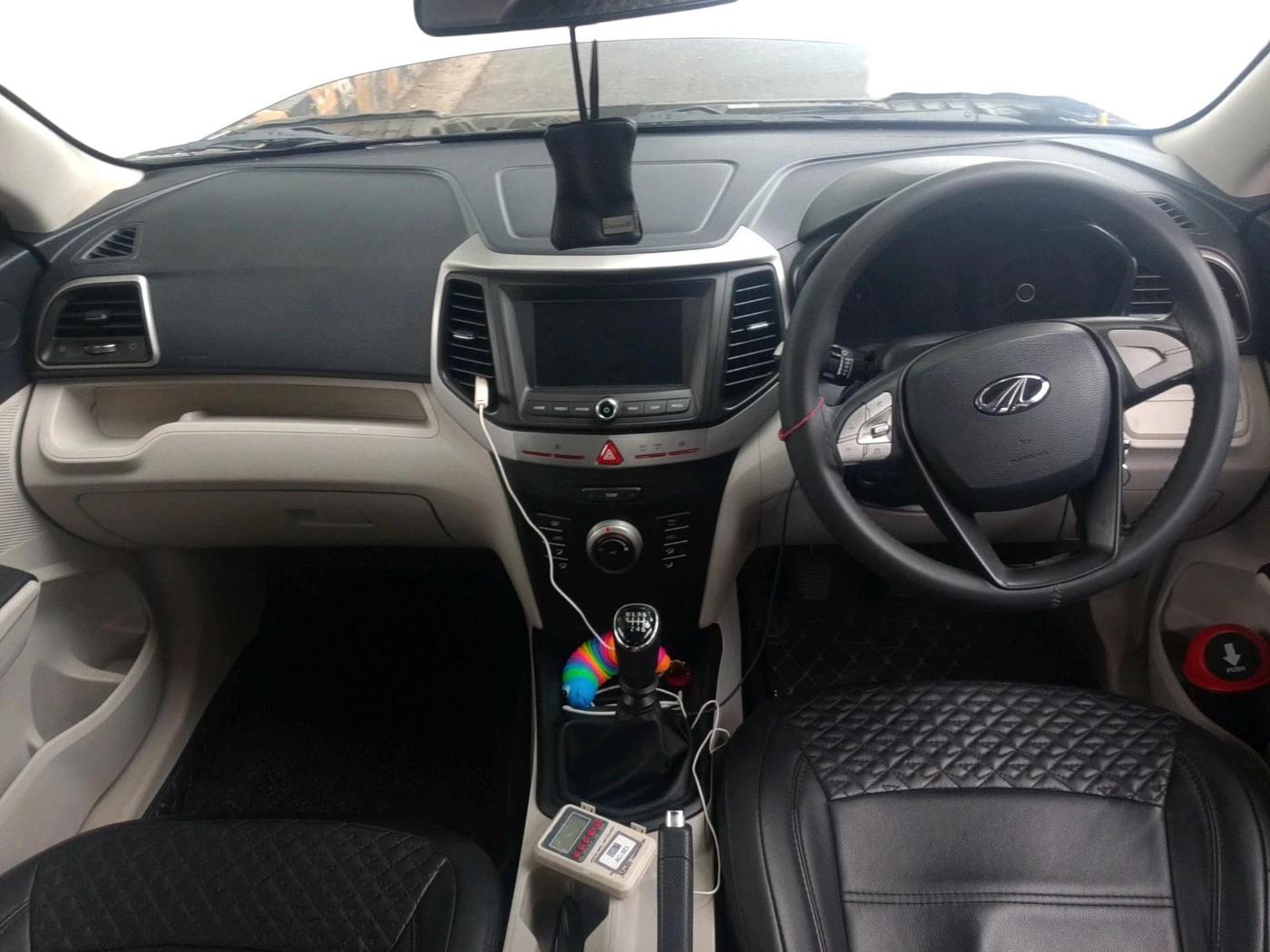 2019 Mahindra XUV300 W6 1.5 DIESEL, Diesel, Manual, 40,130 km, interior