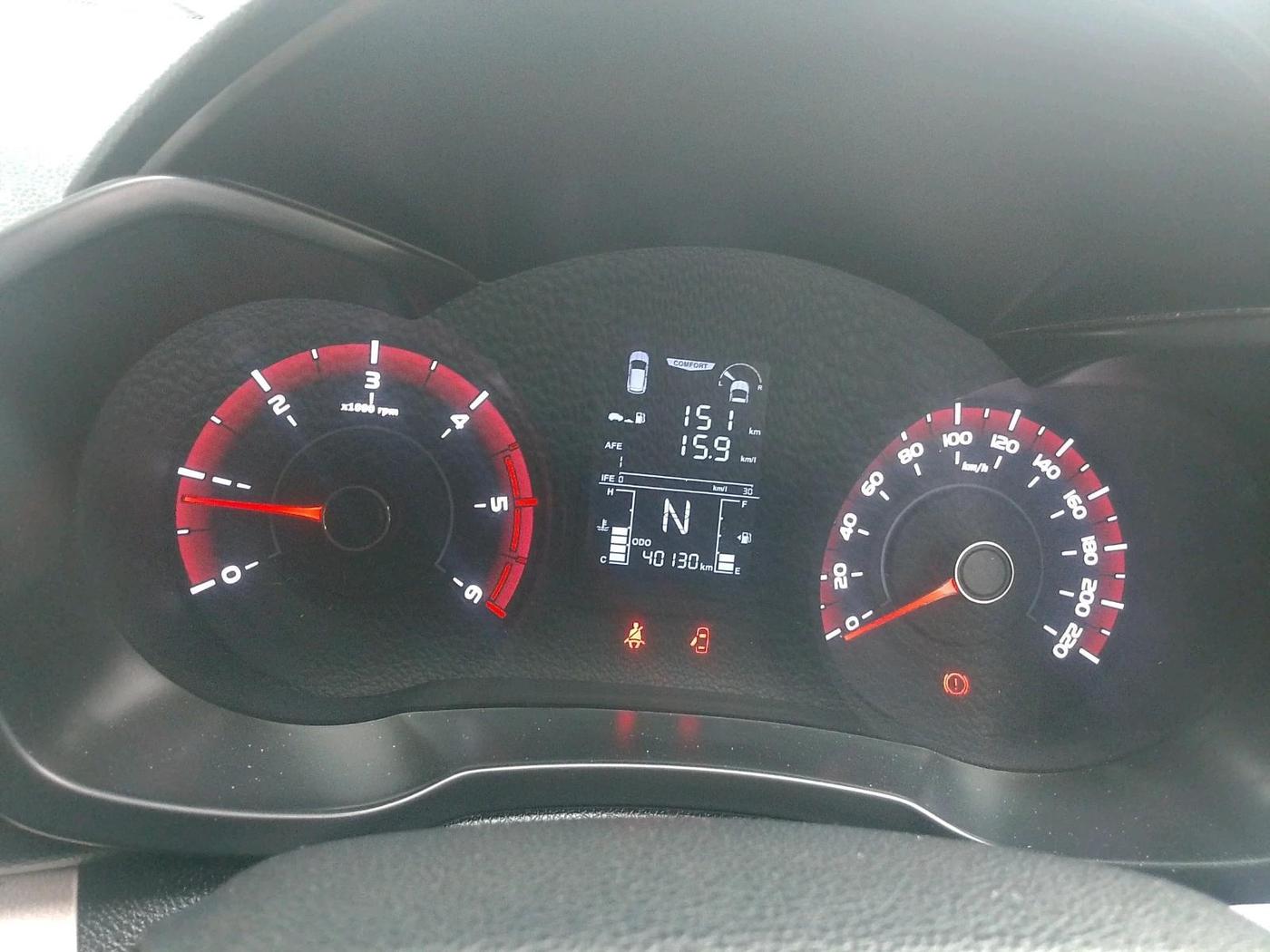 2019 Mahindra XUV300 W6 1.5 DIESEL, Diesel, Manual, 40,130 km, interior