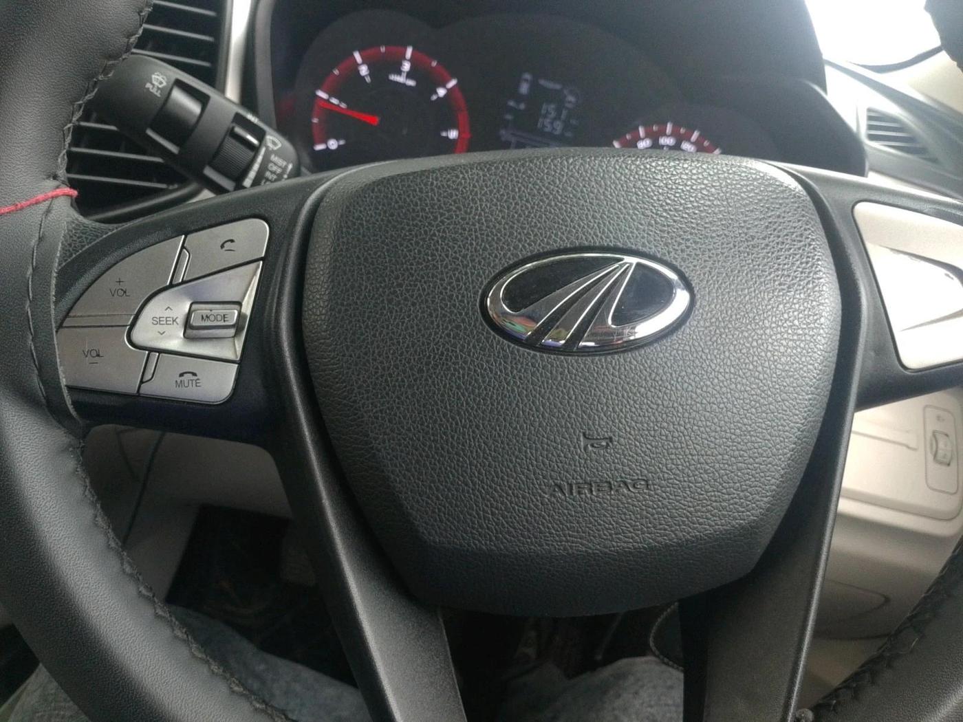 2019 Mahindra XUV300 W6 1.5 DIESEL, Diesel, Manual, 40,130 km, interior