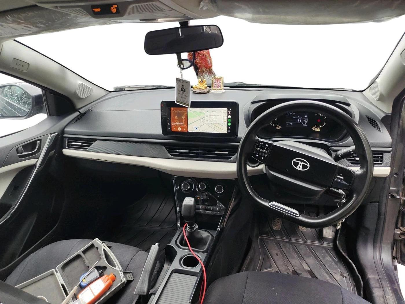 2025 Tata NEXON Pure Plus 1.2 iCNG 6MT, CNG, Manual, 51,111 km, interior