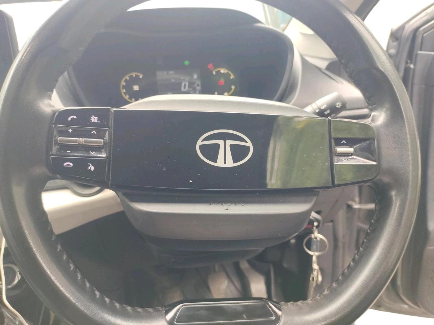 2025 Tata NEXON Pure Plus 1.2 iCNG 6MT, CNG, Manual, 51,111 km, interior