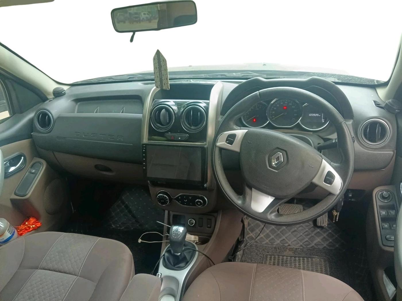 2017 Renault Duster 110 PS RXZ 4X2 AMT DIESEL, Diesel, Automatic, 1,20,939 km, interior