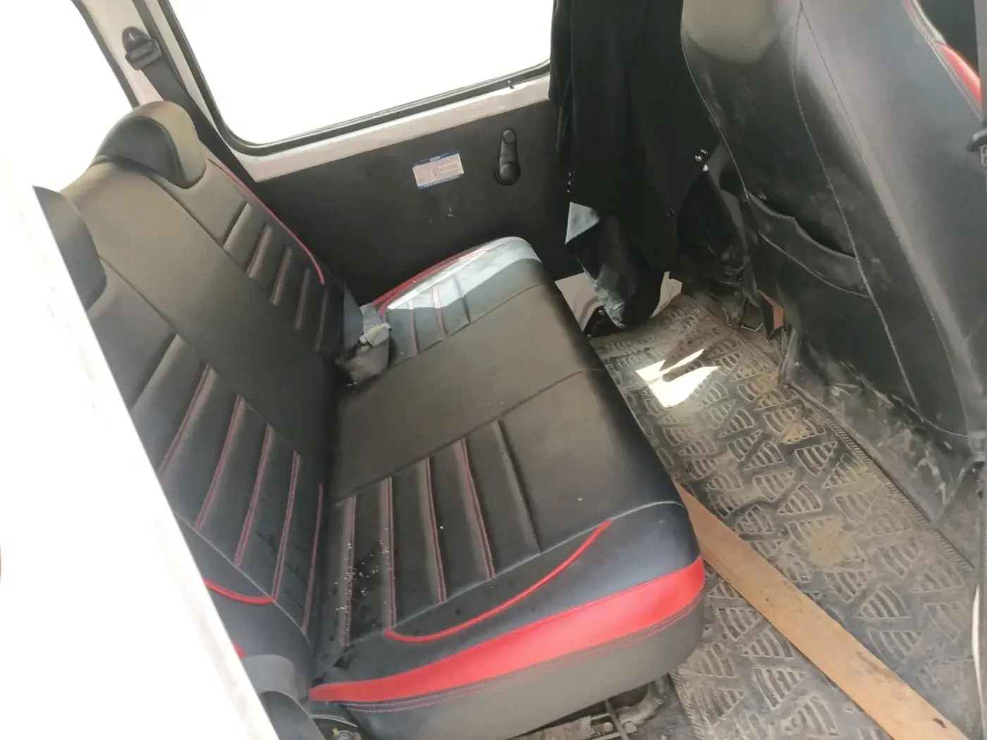 2022 Maruti Eeco 5 STR AC (O), Petrol, Manual, 32,662 km, interior