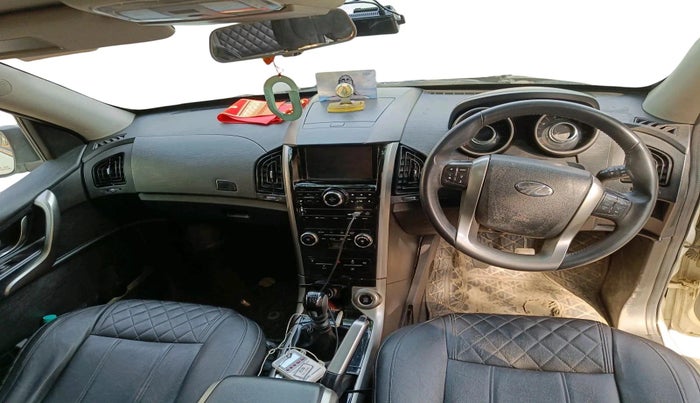 2018 Mahindra XUV500 W9, Diesel, Manual, 1,12,028 km, interior