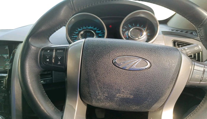 2018 Mahindra XUV500 W9, Diesel, Manual, 1,12,028 km, interior