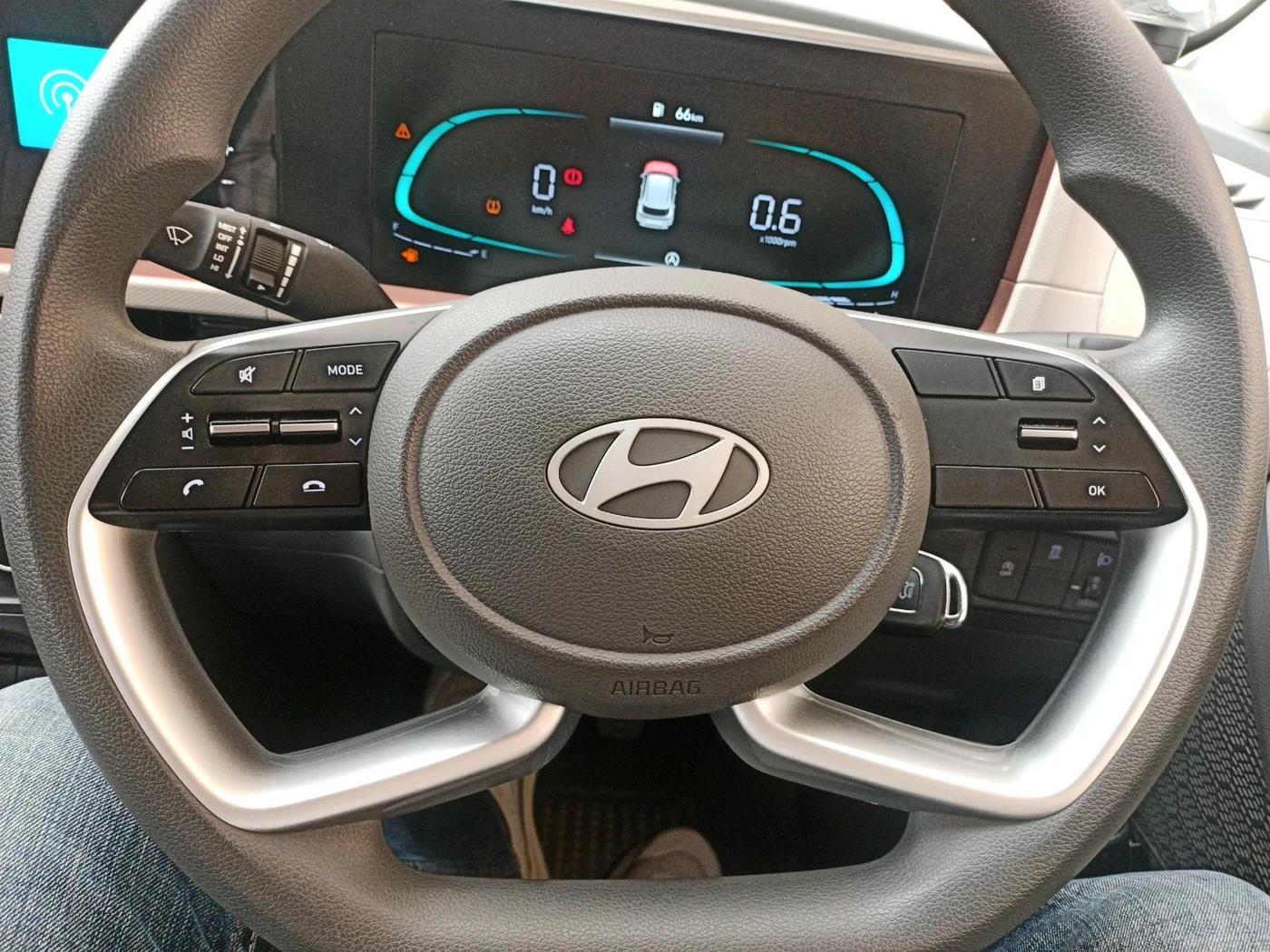 2024 Hyundai Creta E 1.5 PETROL, Petrol, Manual, 15,386 km, interior