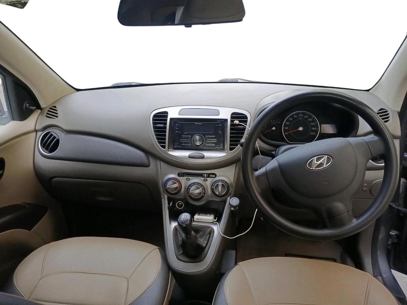 2013 Hyundai i10 ERA 1.1, Petrol, Manual, 45,367 km, interior