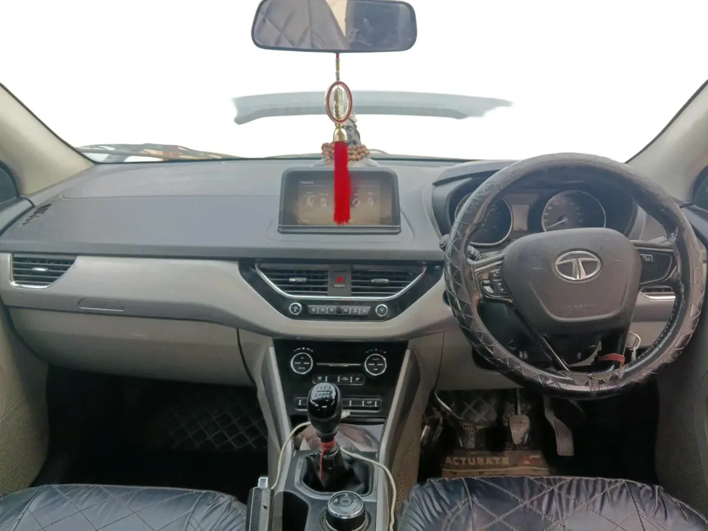 2018 Tata NEXON XZ DIESEL, Diesel, Manual, 93,337 km, interior