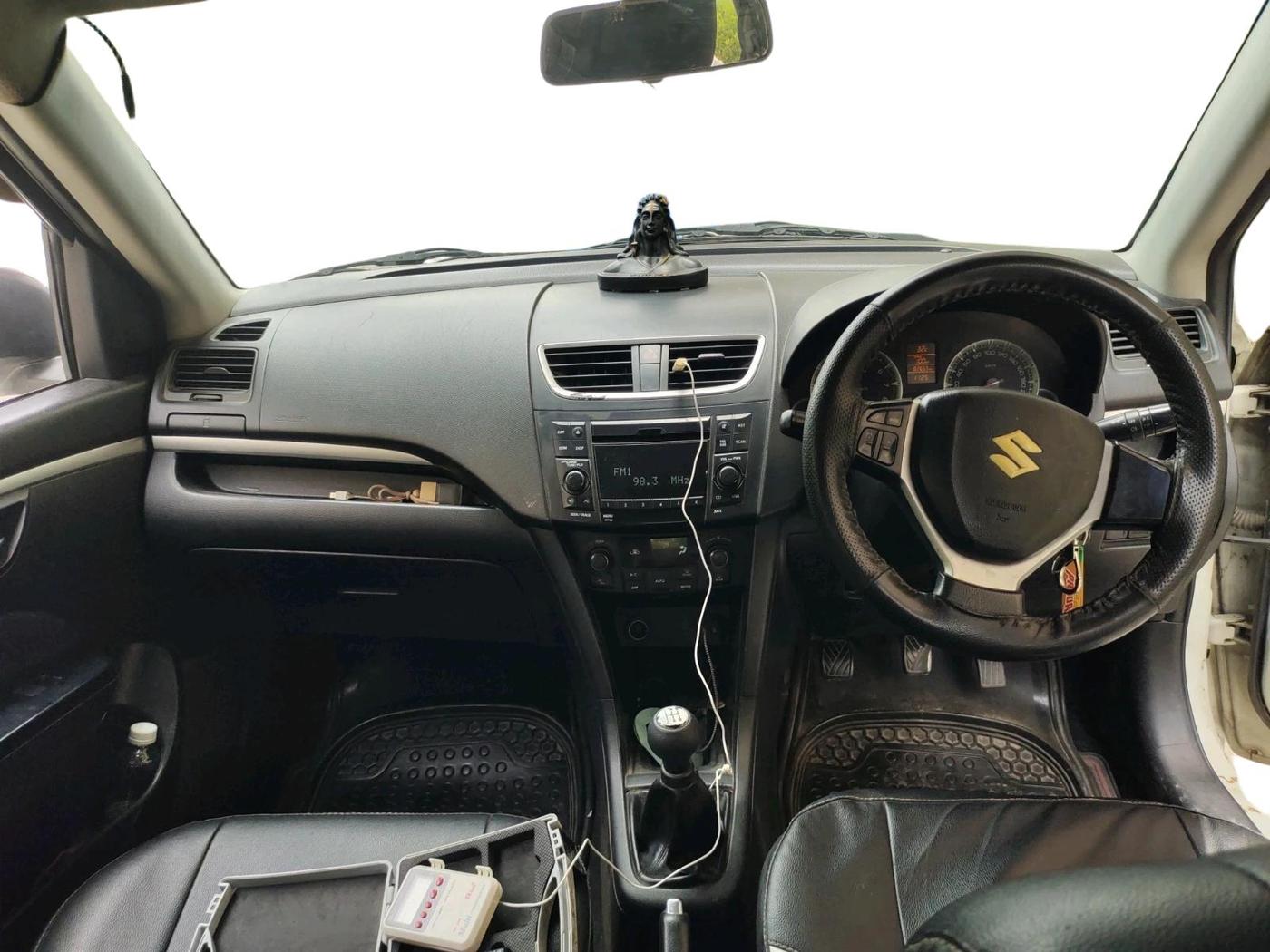 2011 Maruti Swift ZXI, Petrol, Manual, 82,656 km, interior