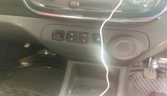 2016 Renault Kwid RXT 0.8, Petrol, Manual, 69,176 km, interior