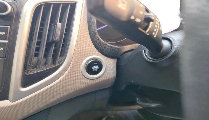 2017 Hyundai Creta SX PLUS 1.6 PETROL, Petrol, Manual, 71,895 km, interior