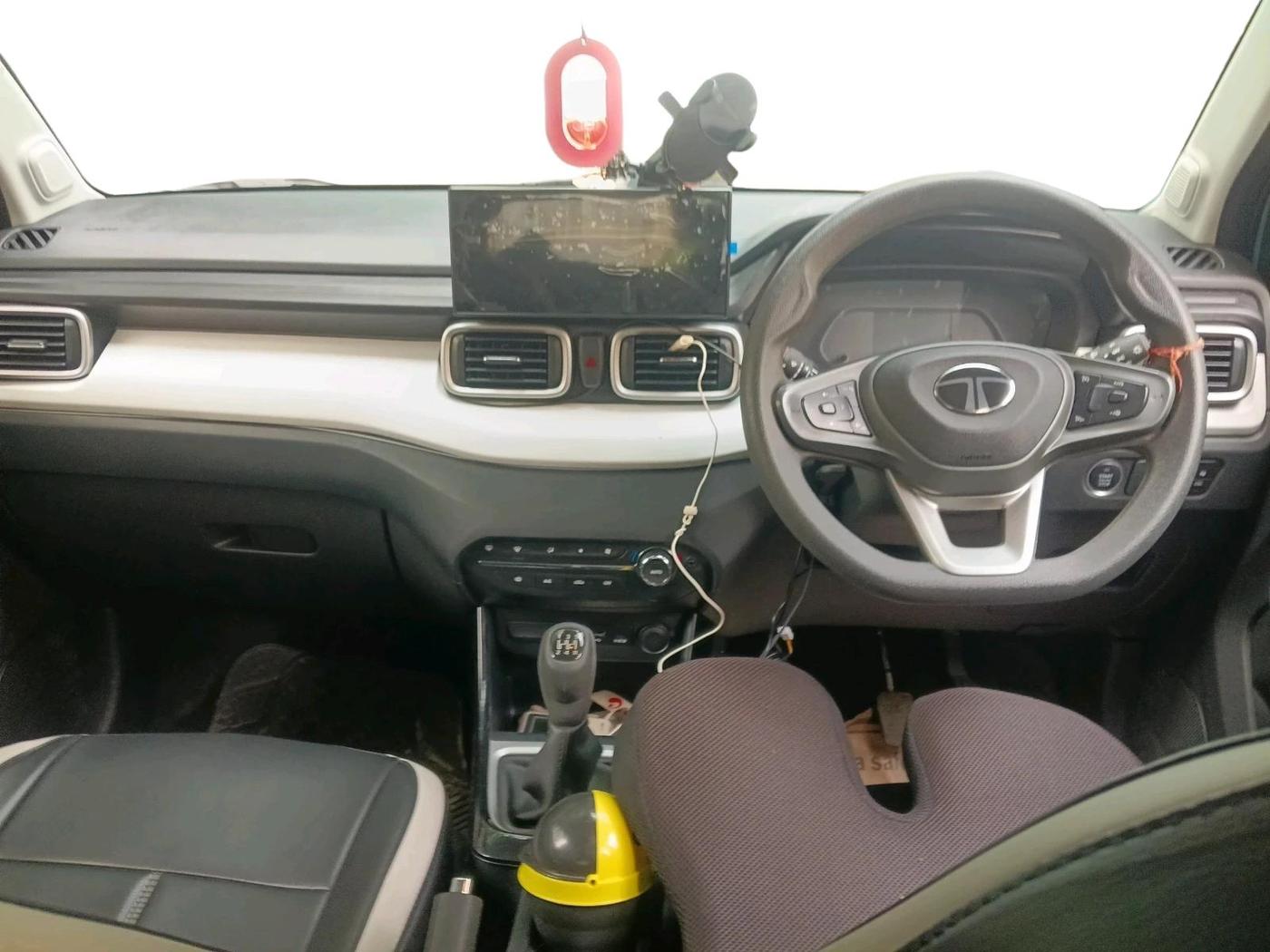 2025 Tata PUNCH Accomplished Plus iCNG, CNG, Manual, 12,591 km, interior