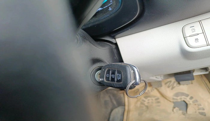 2024 Hyundai VENUE S(O) 1.2, Petrol, Manual, 14,981 km, interior