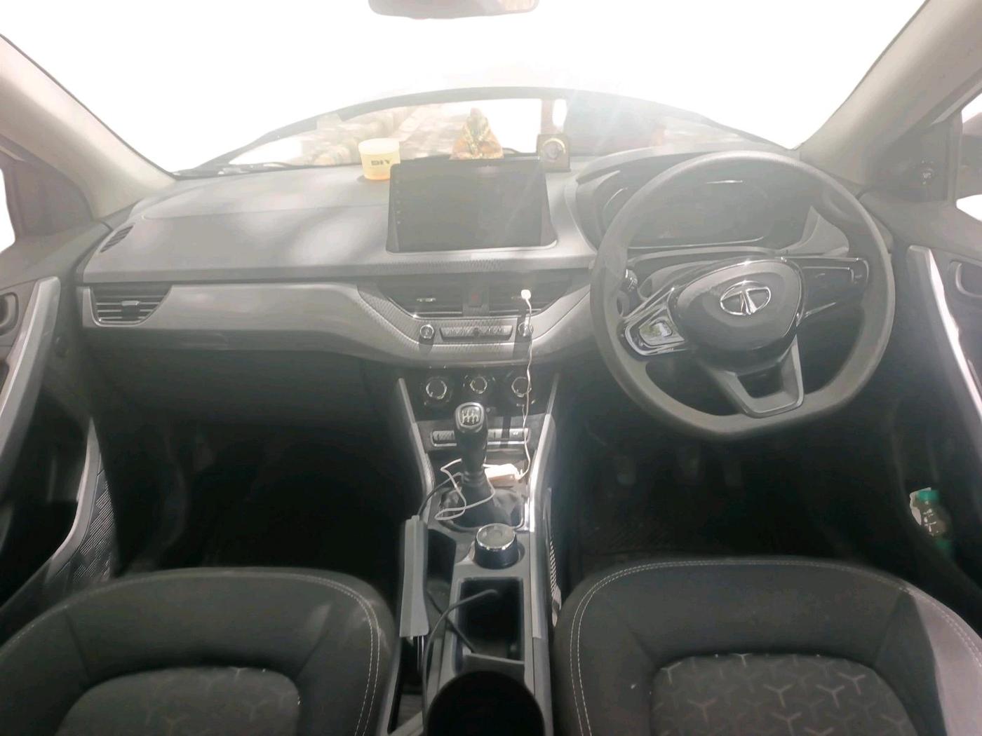 2022 Tata NEXON XM PETROL, Petrol, Manual, 38,759 km, interior