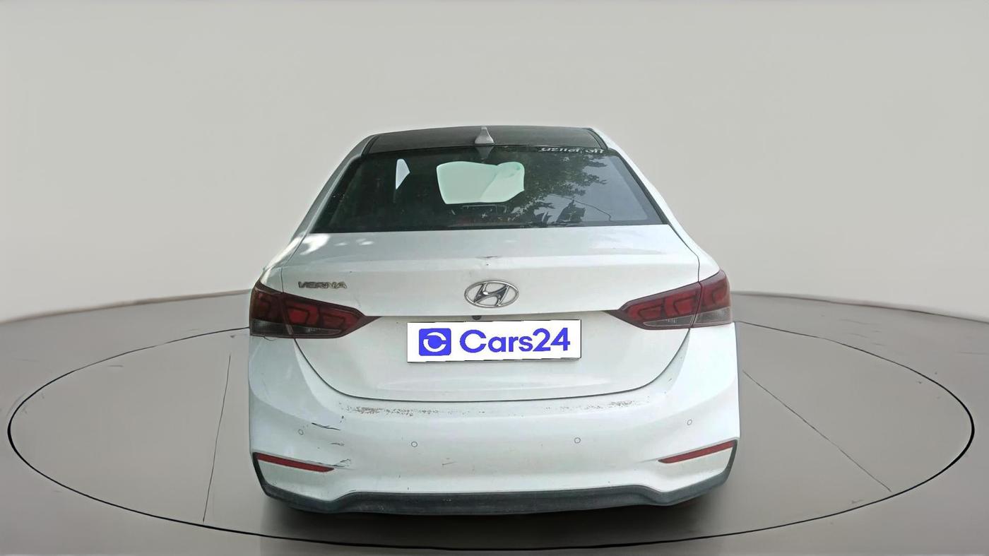 2018 Hyundai Verna 1.4 EX PETROL, Petrol, Manual, 53,850 km, exterior
