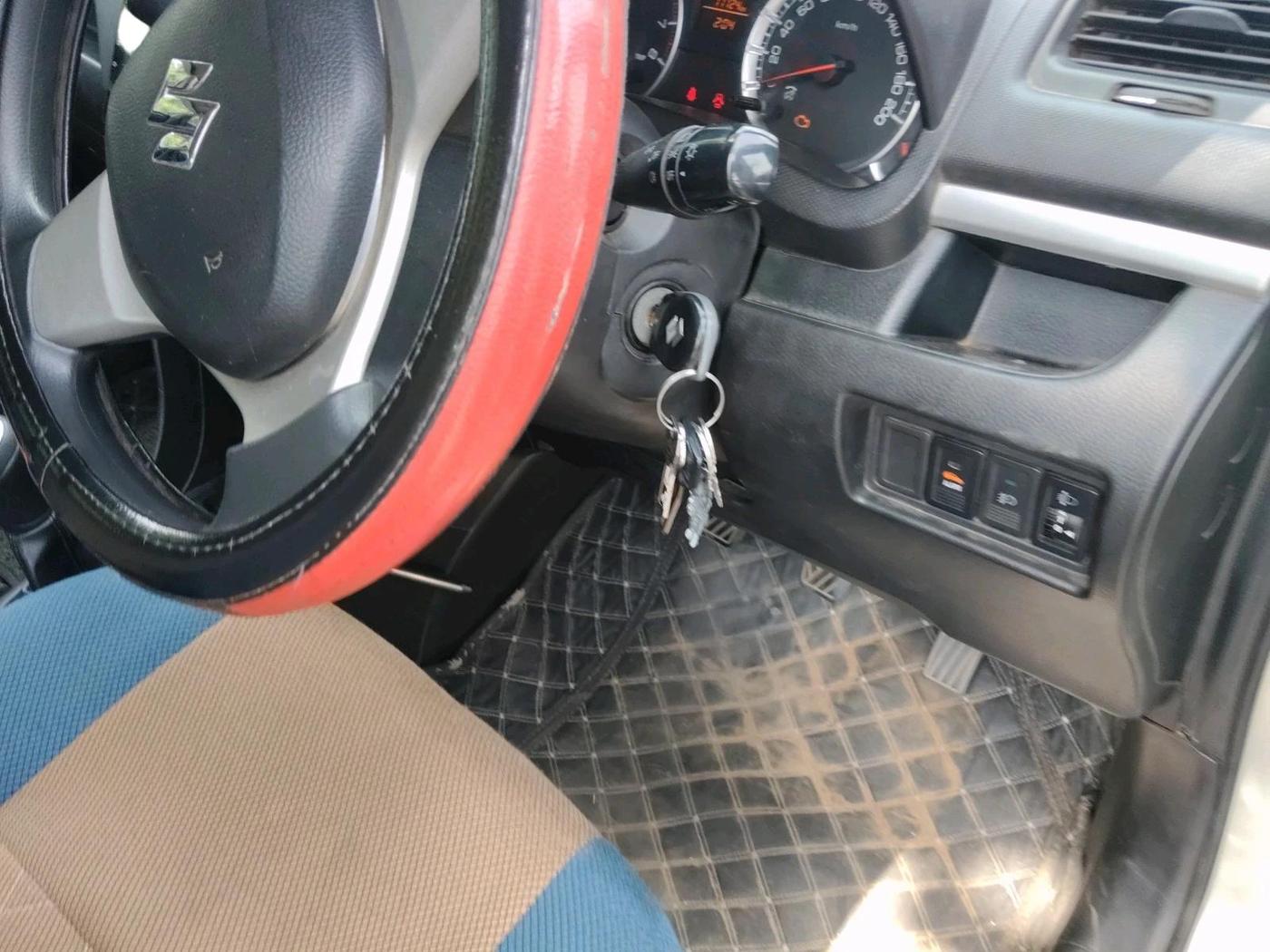 2014 Maruti Swift VXI, Petrol, Manual, 71,724 km, interior