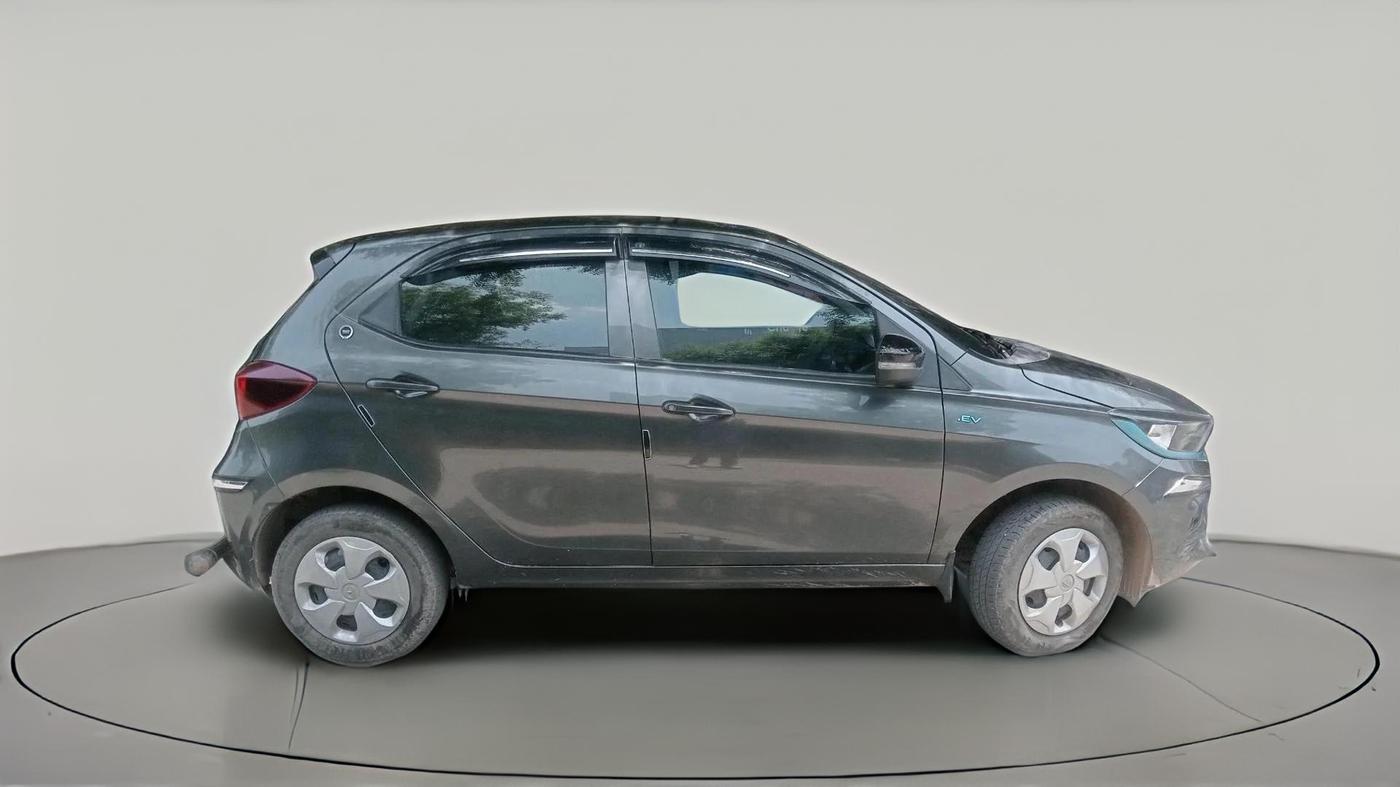 2023 Tata TIAGO EV XT LONG RANGE, Electric, Automatic, 31,393 km, exterior