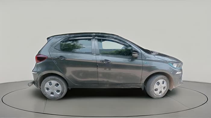 2023 Tata TIAGO EV XT LONG RANGE, Electric, Automatic, 31,393 km, exterior