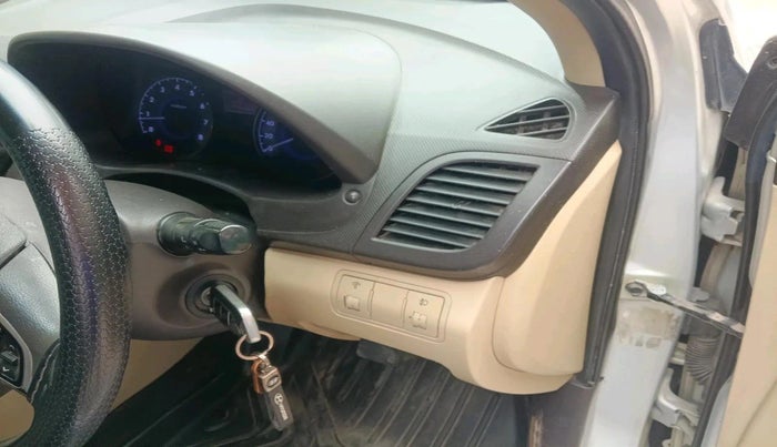 2013 Hyundai Verna FLUIDIC 1.6 VTVT SX, Petrol, Manual, 87,222 km, interior