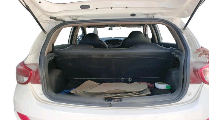 2015 Hyundai Grand i10 SPORTZ 1.2 KAPPA VTVT, Petrol, Manual, 1,41,264 km, exterior