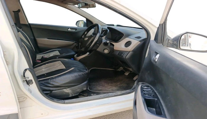 2015 Hyundai Grand i10 SPORTZ 1.2 KAPPA VTVT, Petrol, Manual, 1,41,264 km, interior