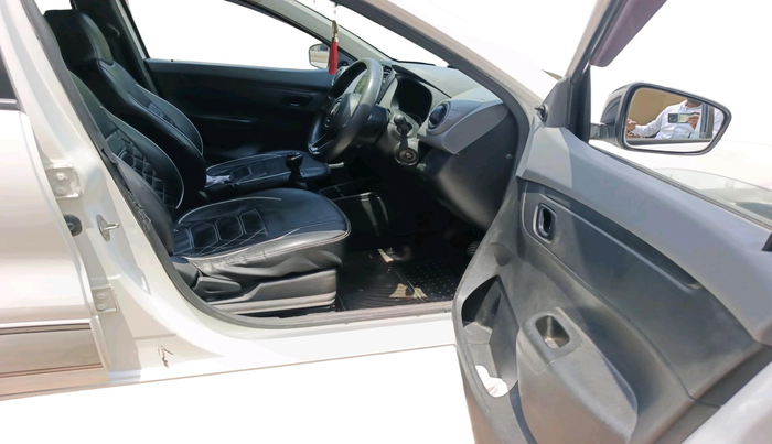 2020 Renault Kwid RXT 1.0 (O), Petrol, Manual, 74,808 km, interior