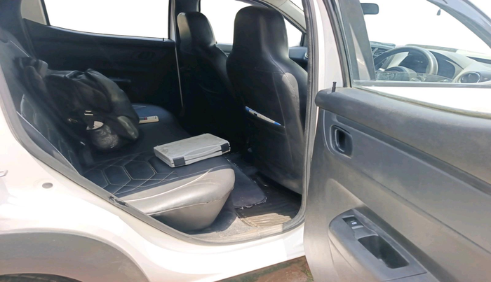 2020 Renault Kwid RXT 1.0 (O), Petrol, Manual, 74,808 km, interior