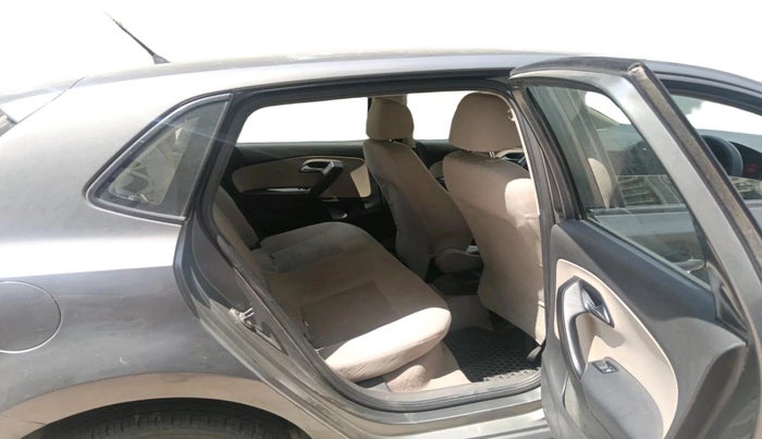 2013 Volkswagen Polo COMFORTLINE 1.2L PETROL, Petrol, Manual, 1,08,563 km, interior