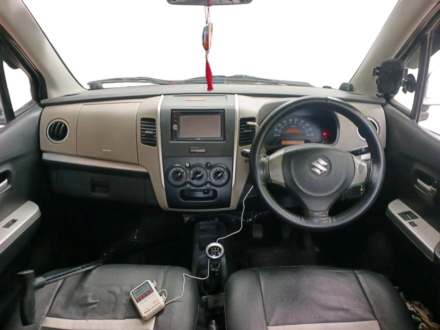 2016 Maruti Wagon R 1.0 LXI CNG, CNG, Manual, 99,574 km, interior