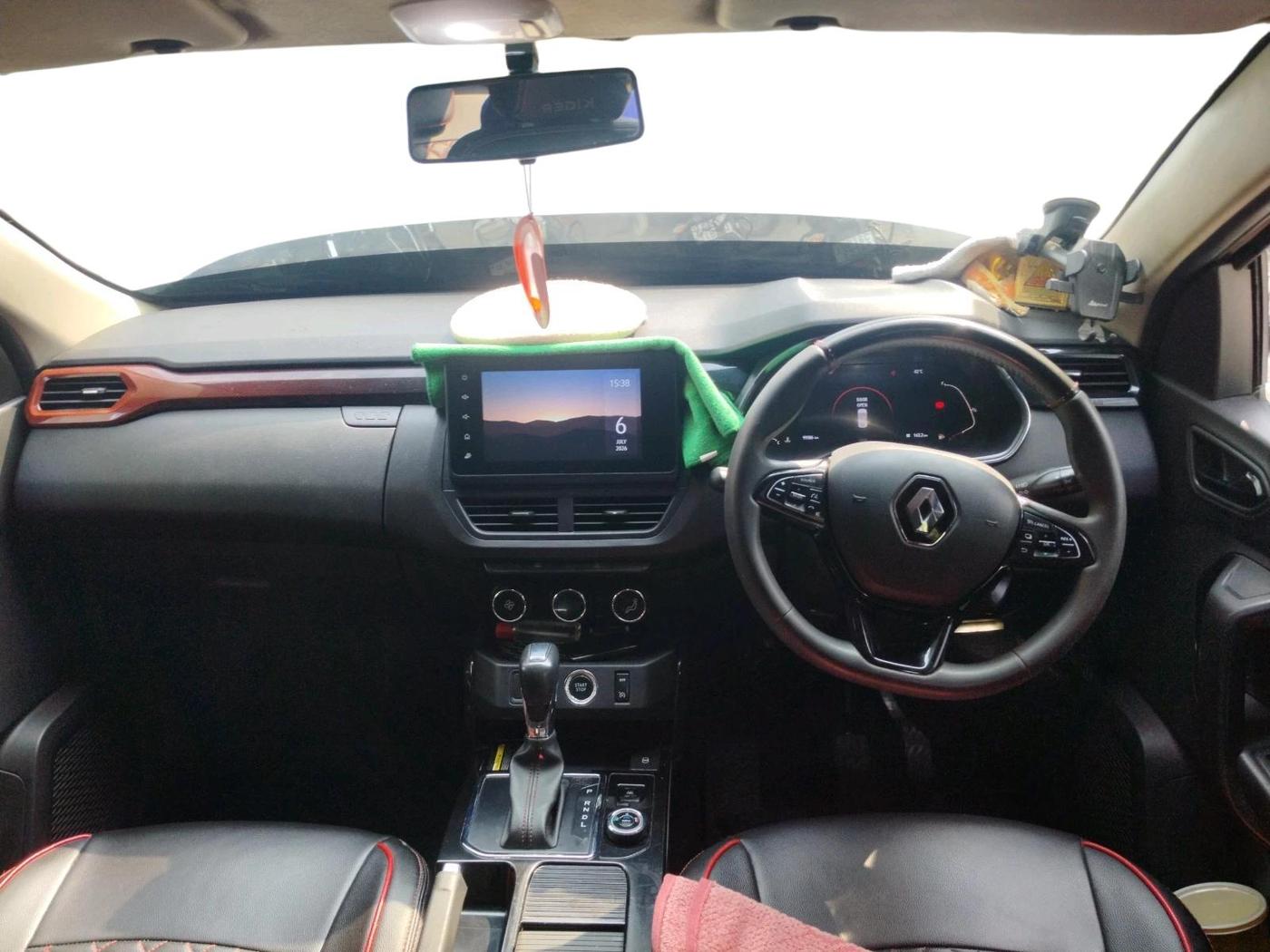 2022 Renault Kiger RXZ AMT, Petrol, Automatic, 99,386 km, interior