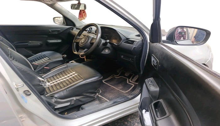 2018 Maruti Swift LXI, CNG, Manual, 1,39,401 km, interior