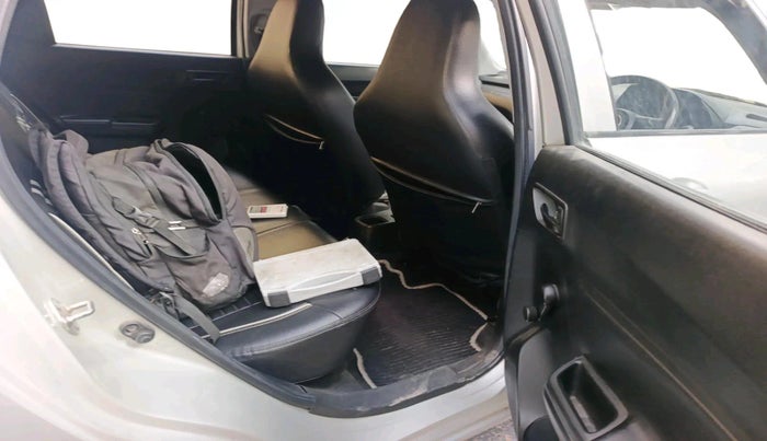 2018 Maruti Swift LXI, CNG, Manual, 1,39,401 km, interior