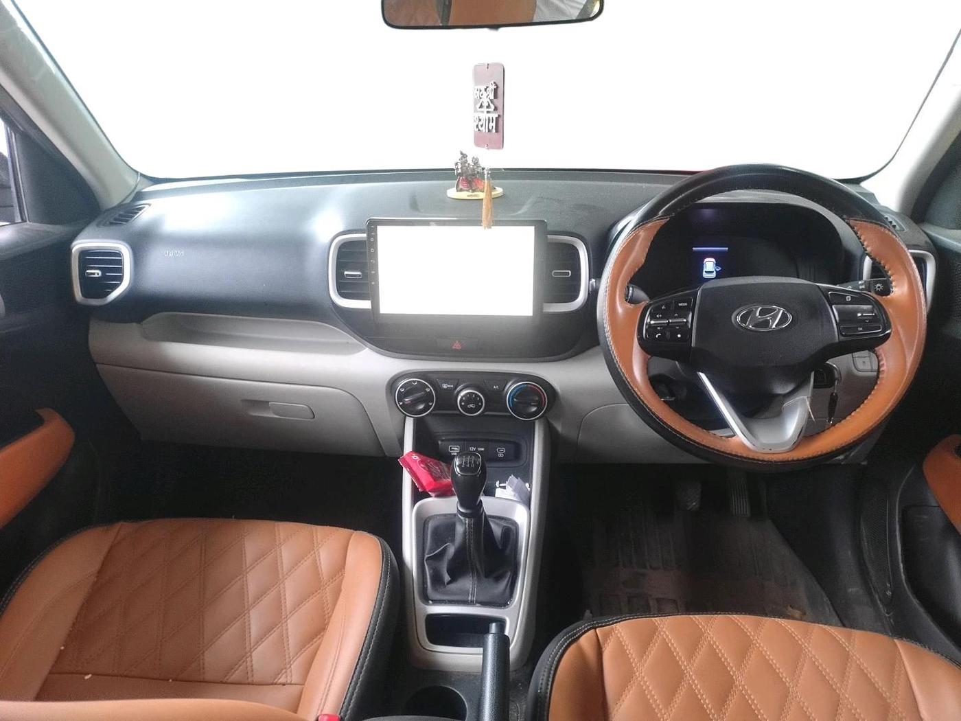 2022 Hyundai VENUE S 1.2, Petrol, Manual, 81,643 km, interior