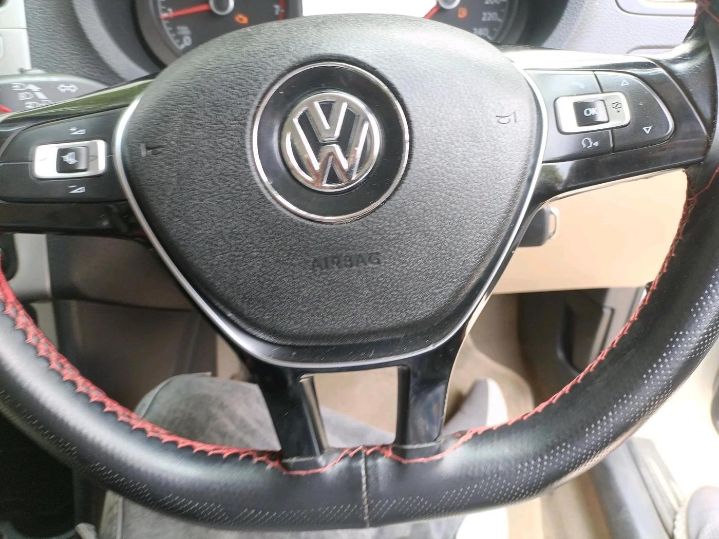 2016 Volkswagen Ameo HIGHLINE1.2L, Petrol, Manual, 75,589 km, interior