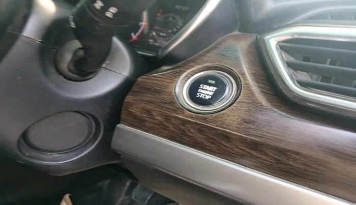 2019 Tata Harrier XT 2.0L KRYOTEC, Diesel, Manual, 75,720 km, interior