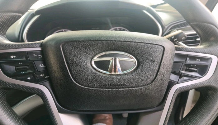 2019 Tata Harrier XT 2.0L KRYOTEC, Diesel, Manual, 75,720 km, interior