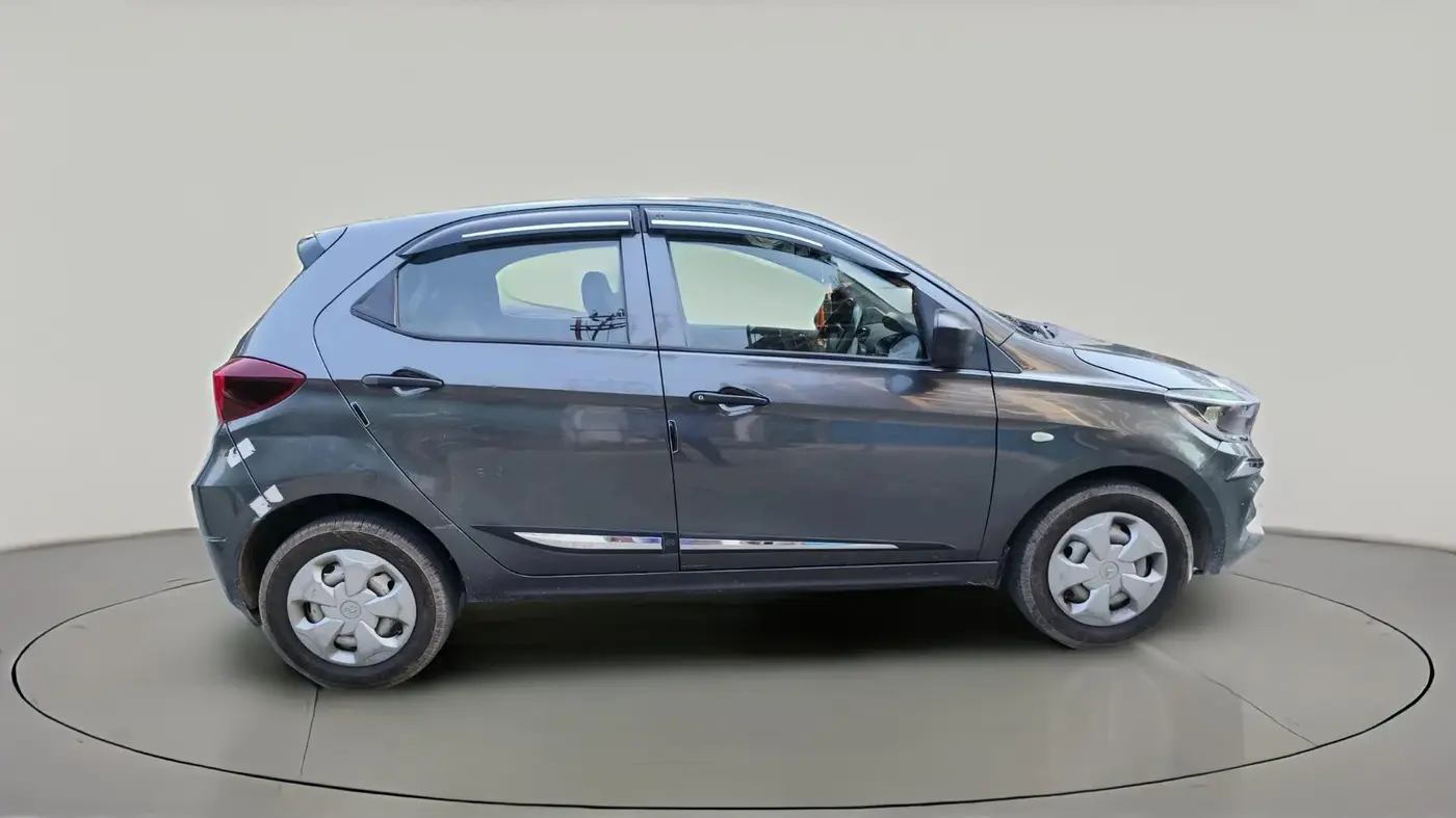 2022 Tata Tiago XM CNG, CNG, Manual, 1,05,489 km, exterior
